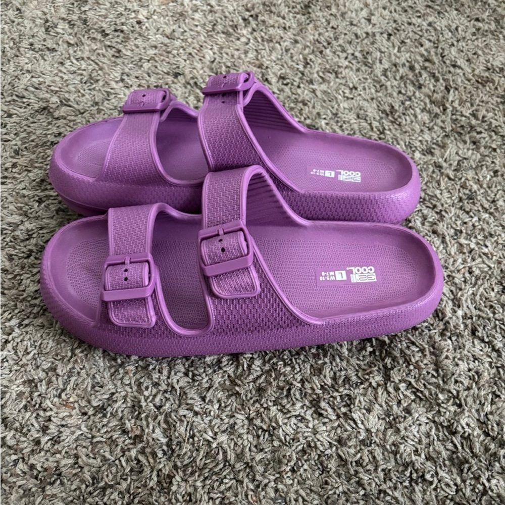 Womens Size 9-10 32 Degrees Flip Flops Sandals